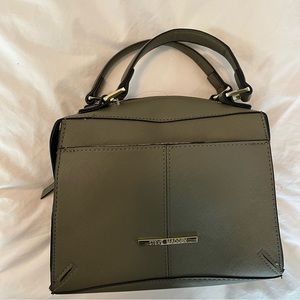 STEVE MADDEN GREEN HAND BAG ( New no tags)